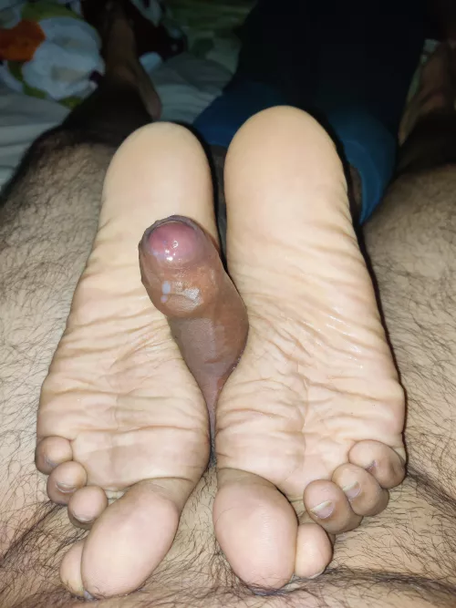 Met a stranger. Would you help us clean this? 💦💦😈