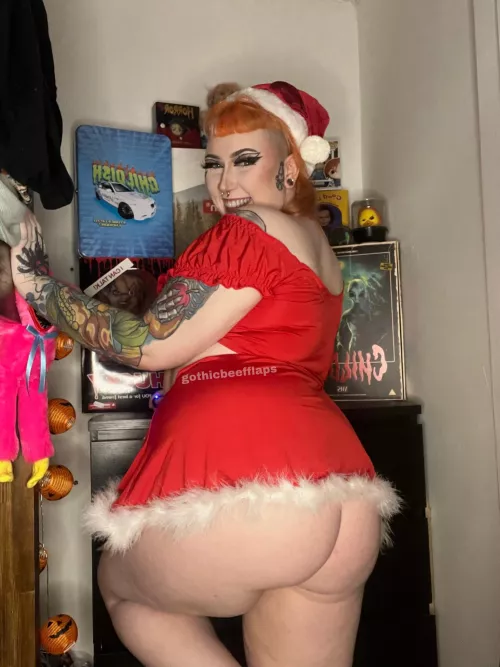 Mrs Claus never looked so good!