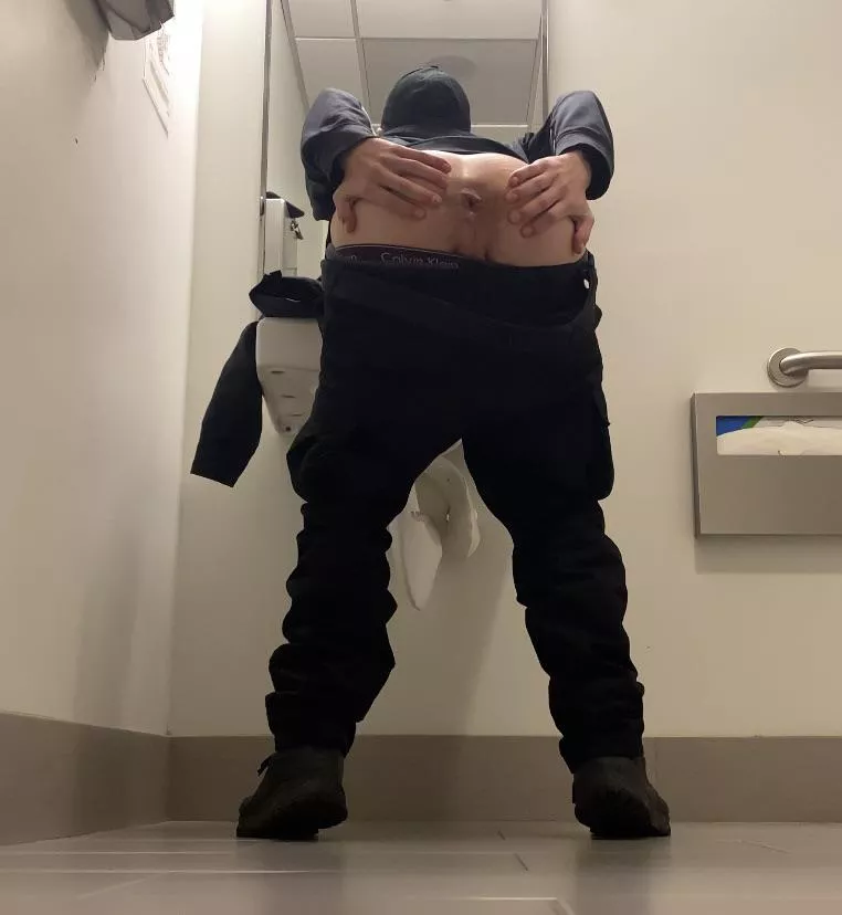 Need a big load in my ass ASAP