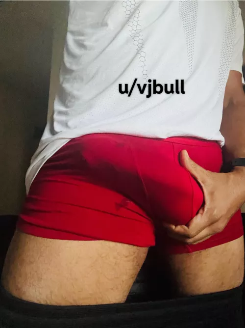 Red hot bulge. Gets hard for me go out ;-)