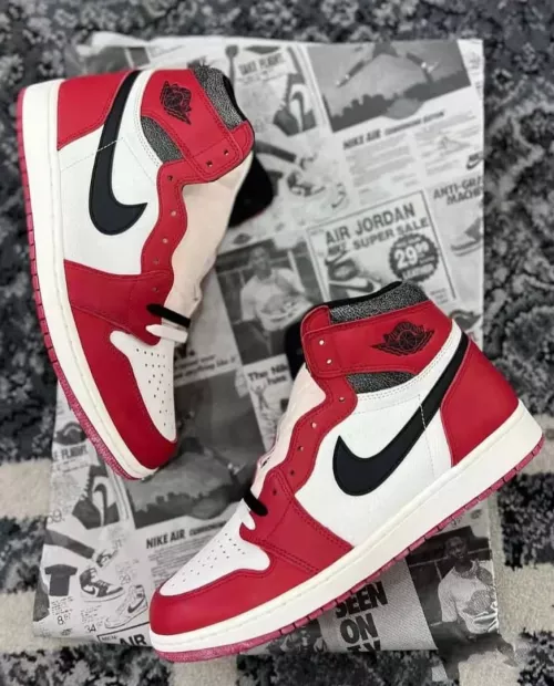 Red-and -white AJ1 must be the first choice of many people. And They are indeed.They are difinetely as good as their fame.