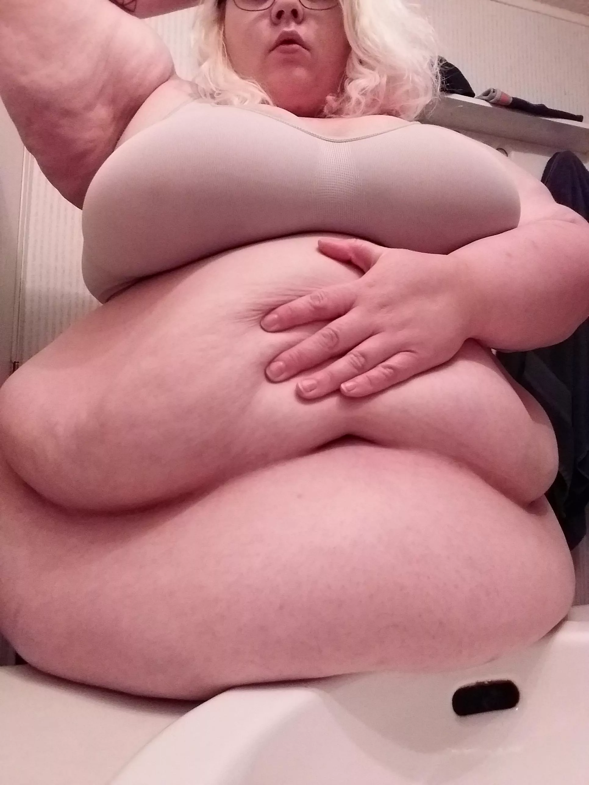 resting my belly on the sink