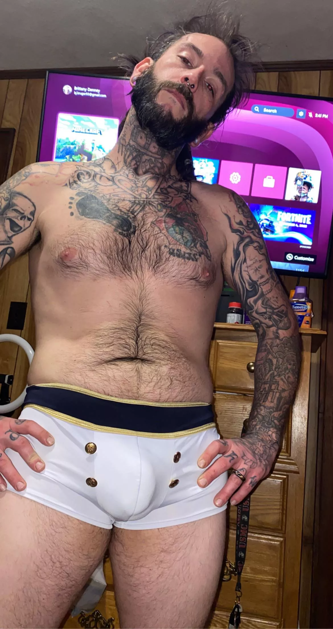 Retired marine, 420 24/7, gamer, prison tats. What more could I ask for? [33]