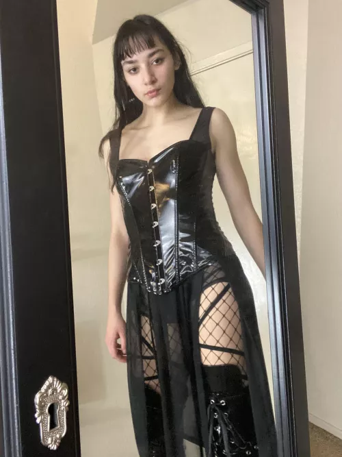 Shiny corset and boots