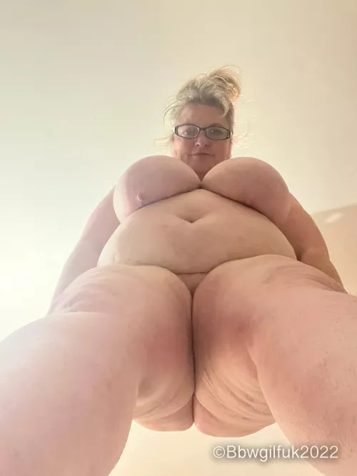 Standin on a stool I remember short people! Haha you tall or short! I’m only 5’1