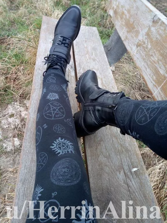 supernatural leggings