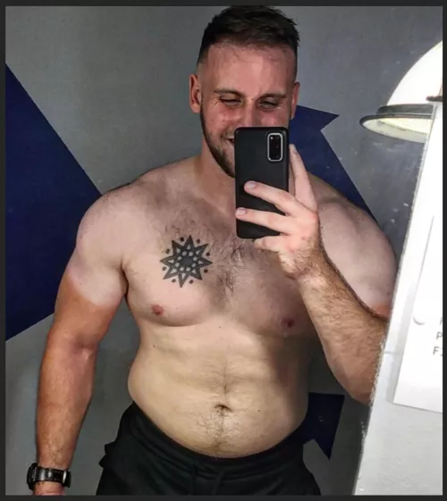 Sweaty post workout 🥵