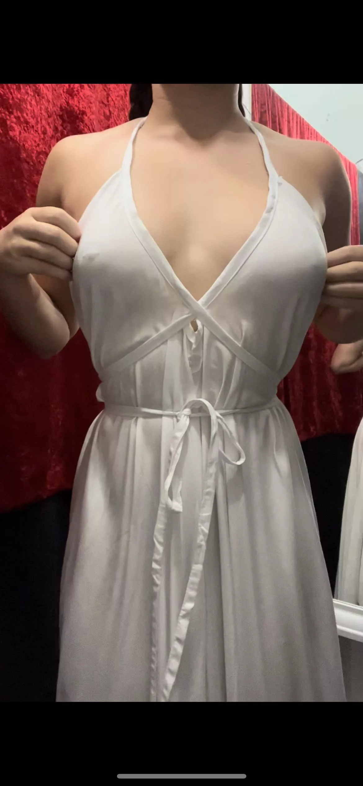 The dress fits so nicely on my breasts