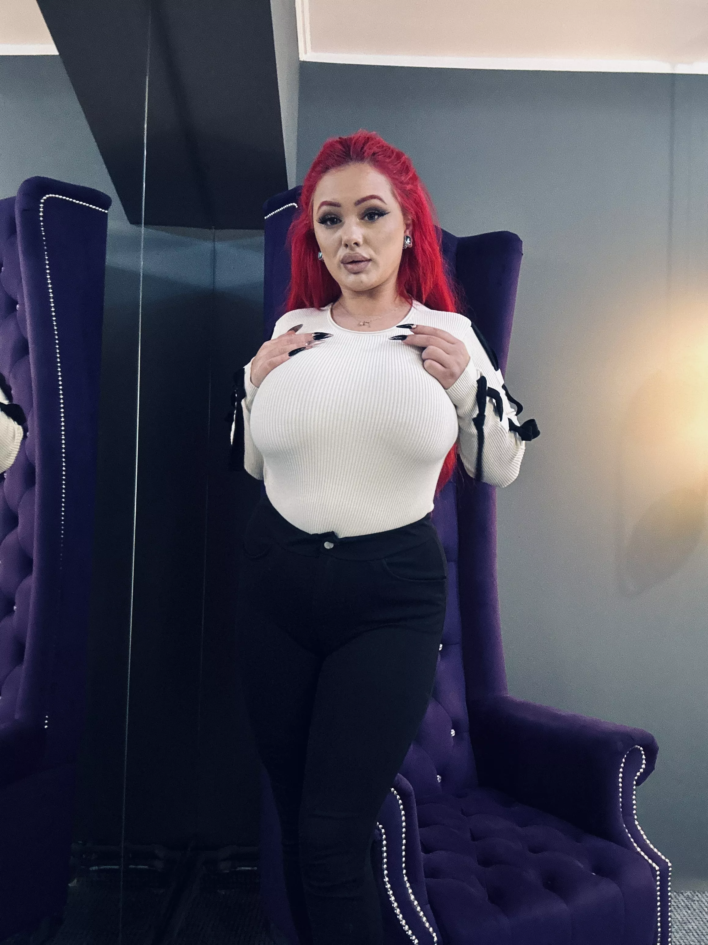 Tight shirts on tits always make the day better