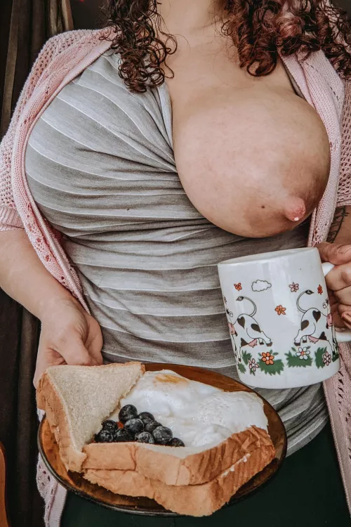 We didn't have anymore cream for your coffee, hope you don't mind 😏