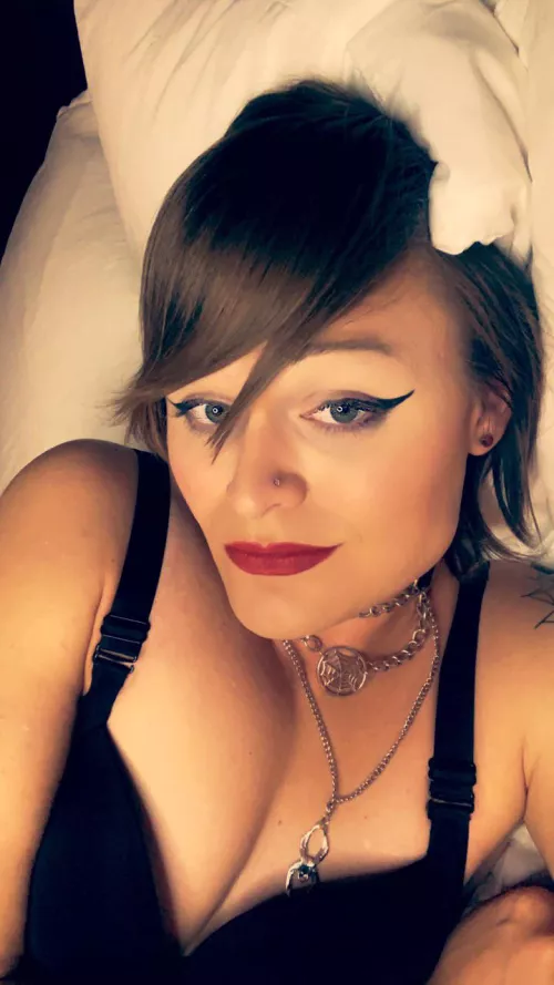 What better way to start off the week than with a little adventure? 💋