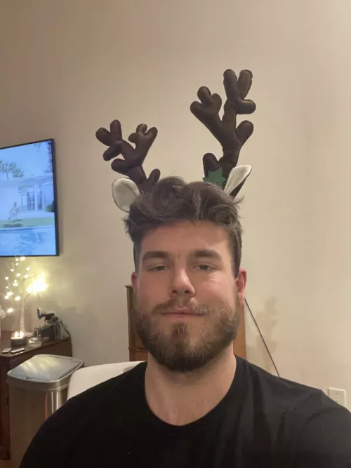 what sound does a reindeer make