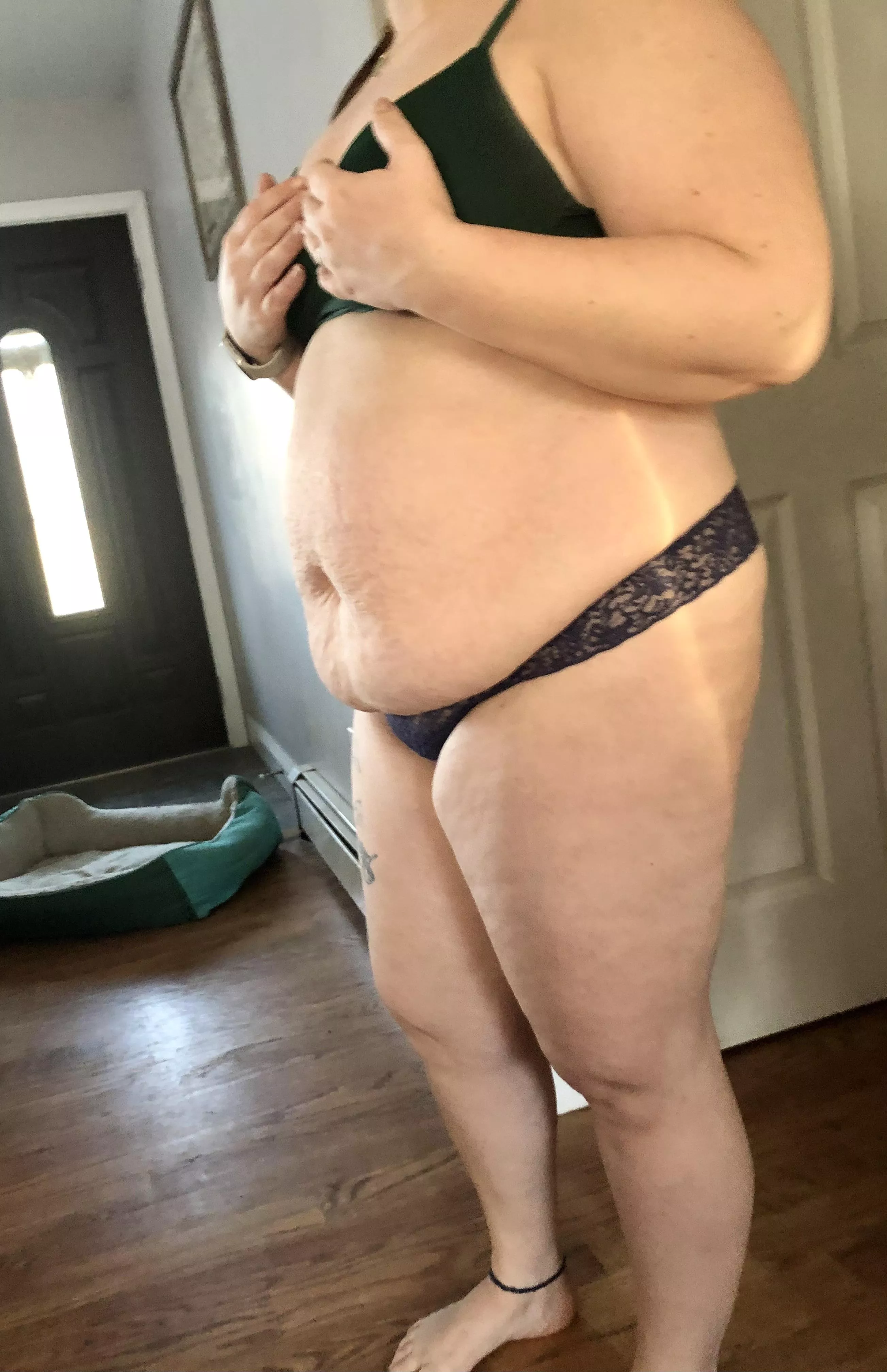 When the belly hangs to the thigh 😍😍😍