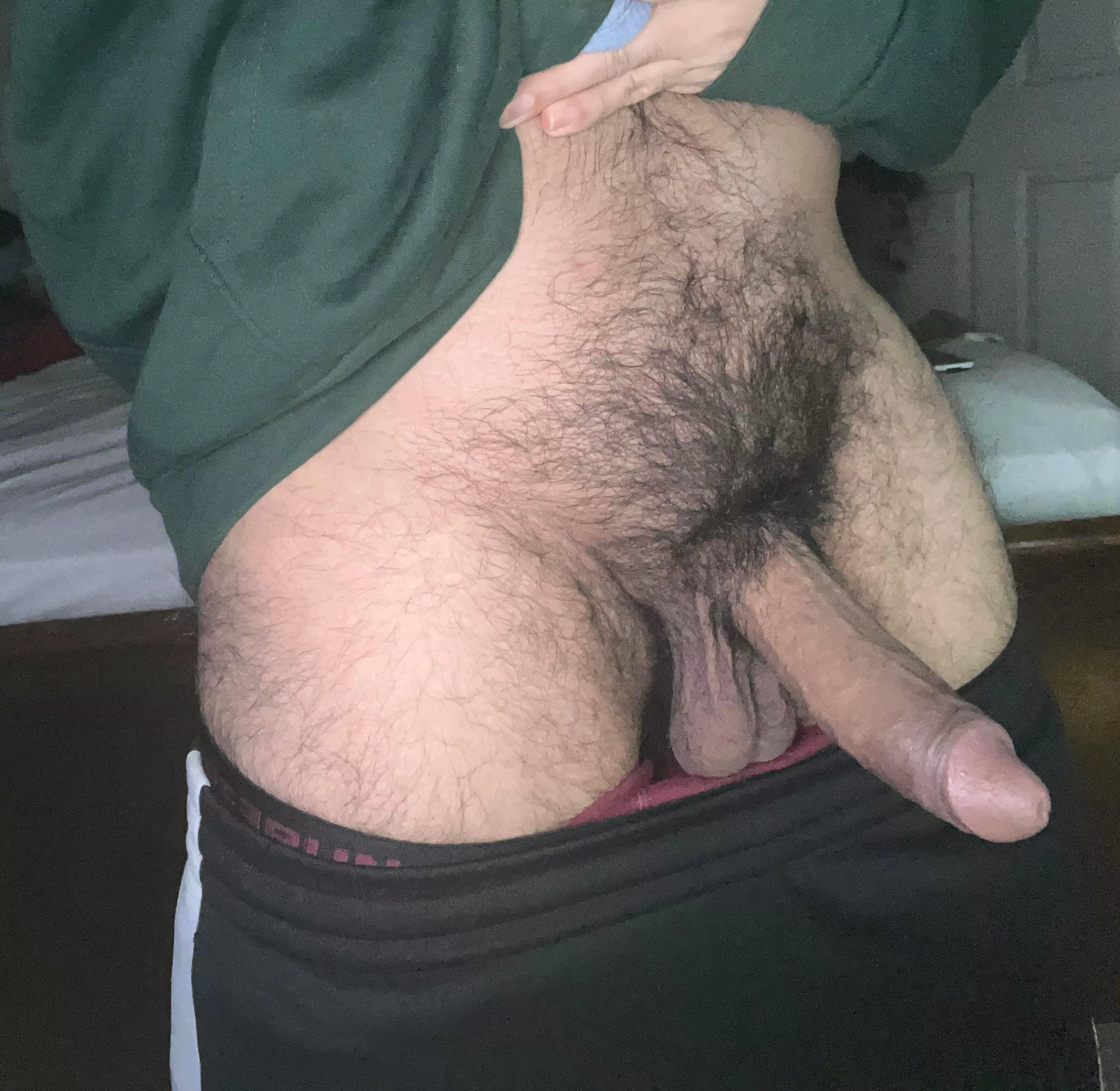 Where do you want me to unload ?