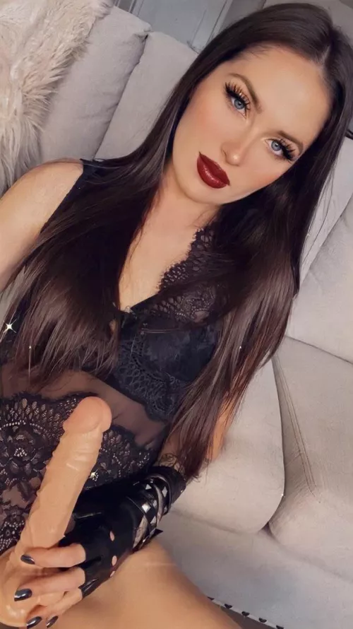 Which of you nerds am I fuckin tonight?