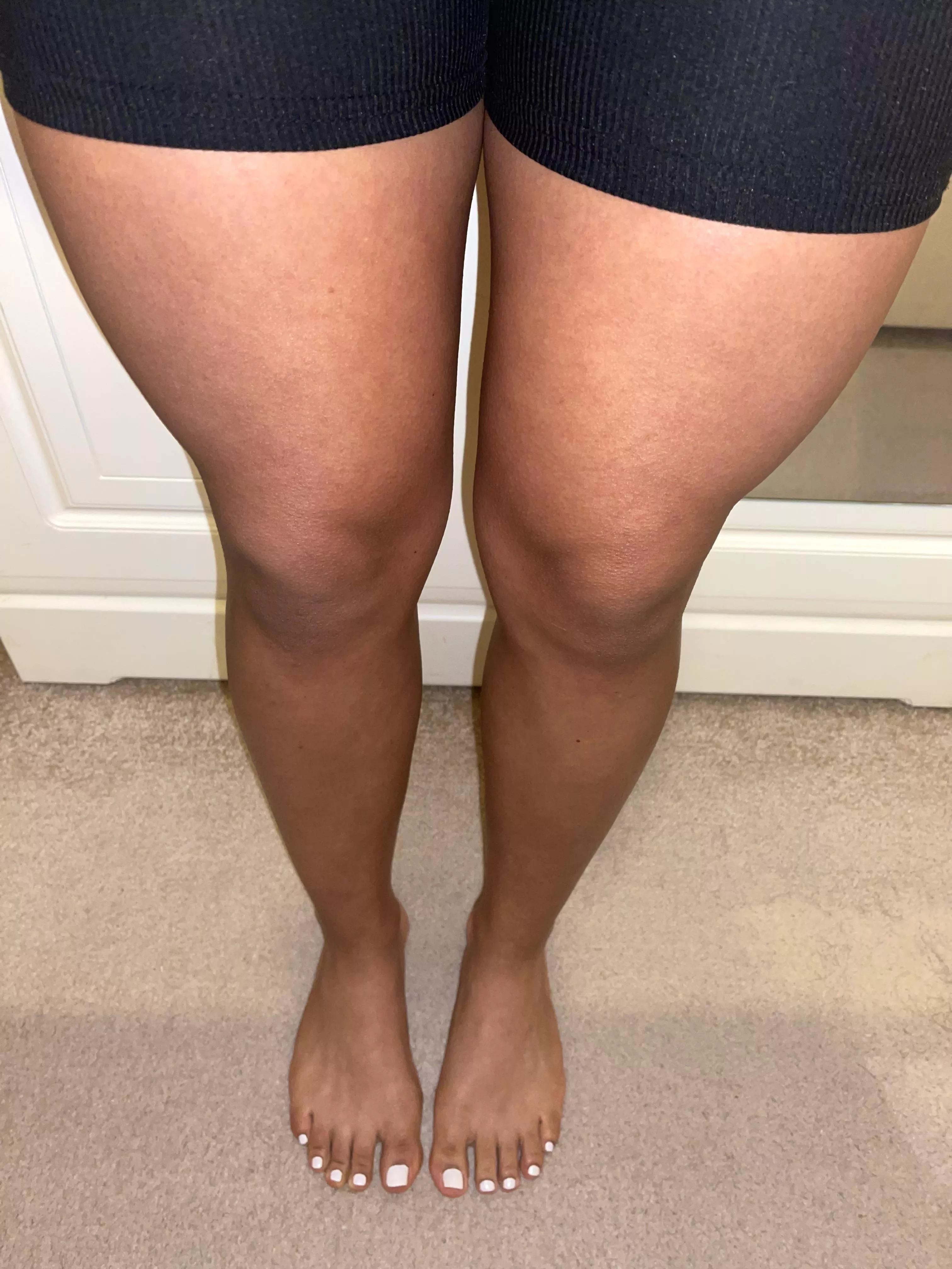 White nails makes me look tanned even when its about to snow haha