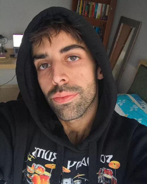 who loves hoodies? 🎩