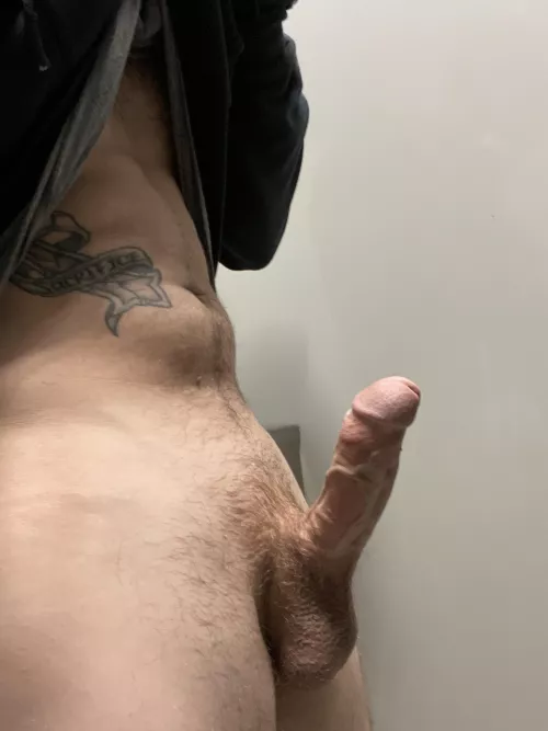 Who’s gonna meet me in the bathroom and drain it