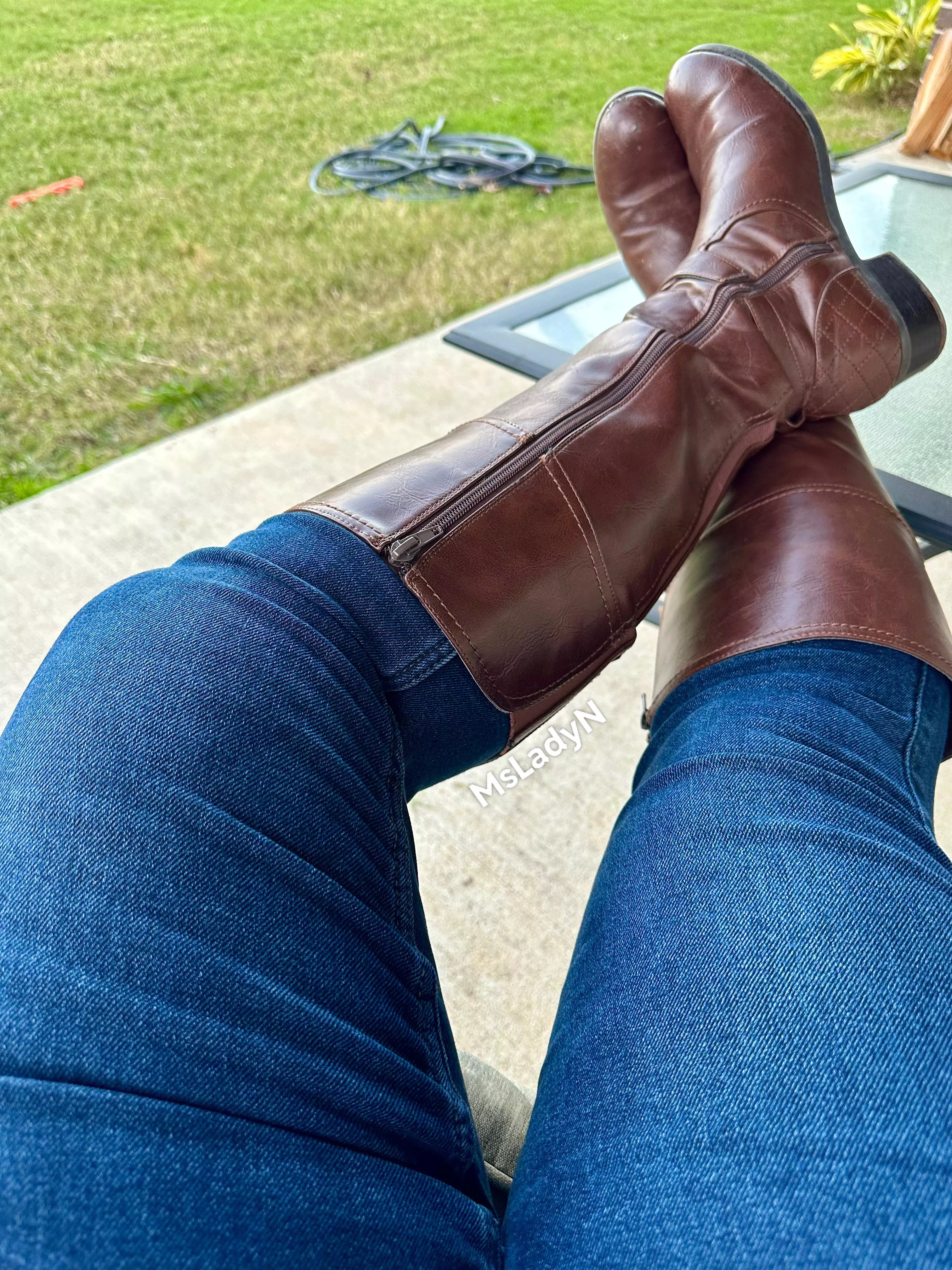 Would rather have set my boots on top of a bootloving footboy.