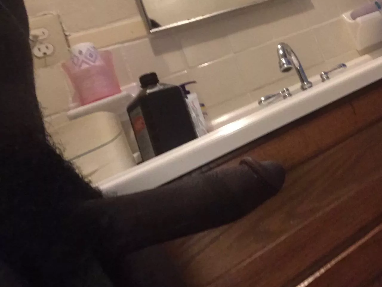 18 year old male, shy but first time interested in any older man 21+