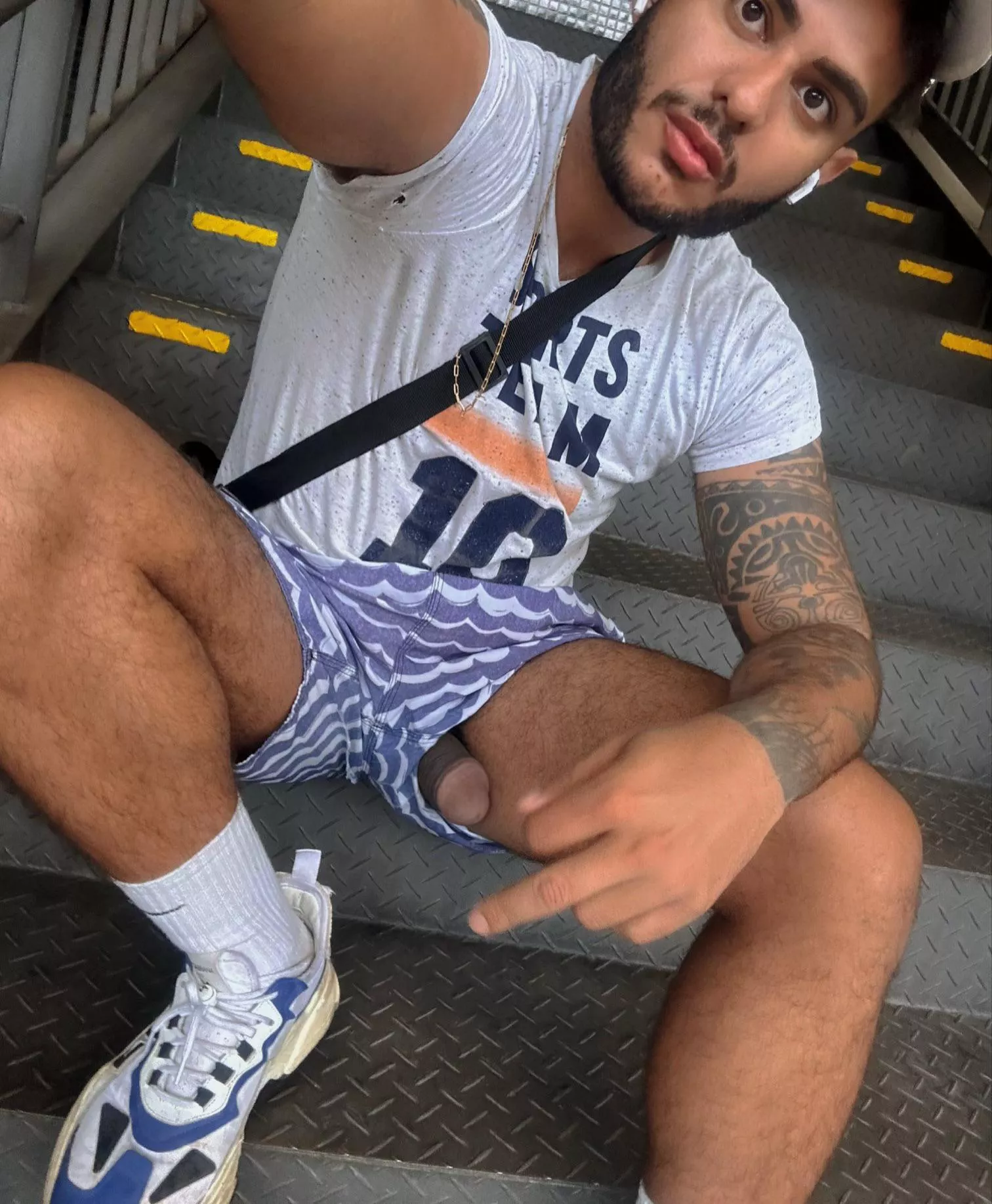 25 waiting. Add me Insta joani22tuledo