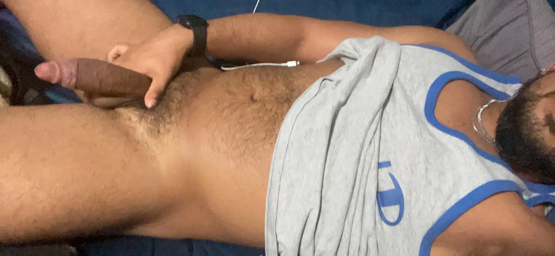 [26]M USA Top here looking for older bottoms for chat or trade the older the better, don't be afraid to hit me up Kik Jeremydejesus96