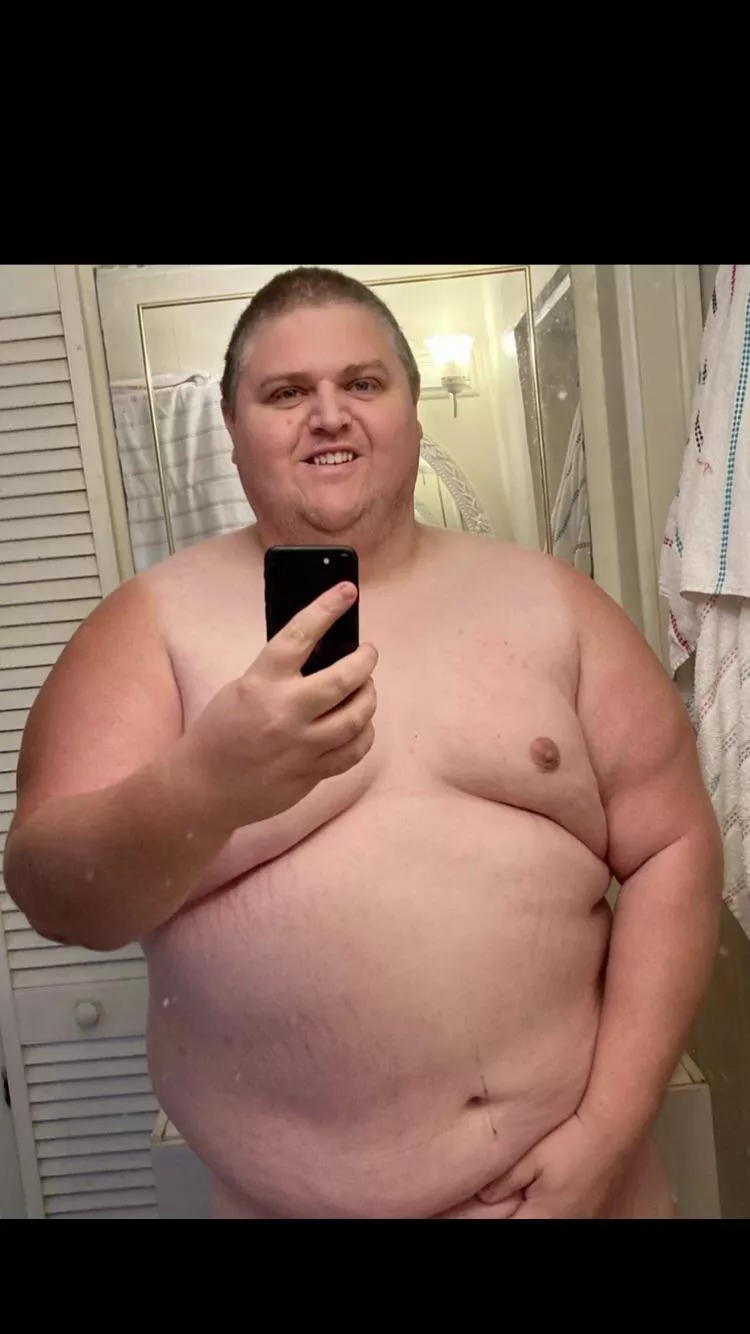 34 Big chubby daddy here. Just getting confidence in my looks finally and felt sexy.