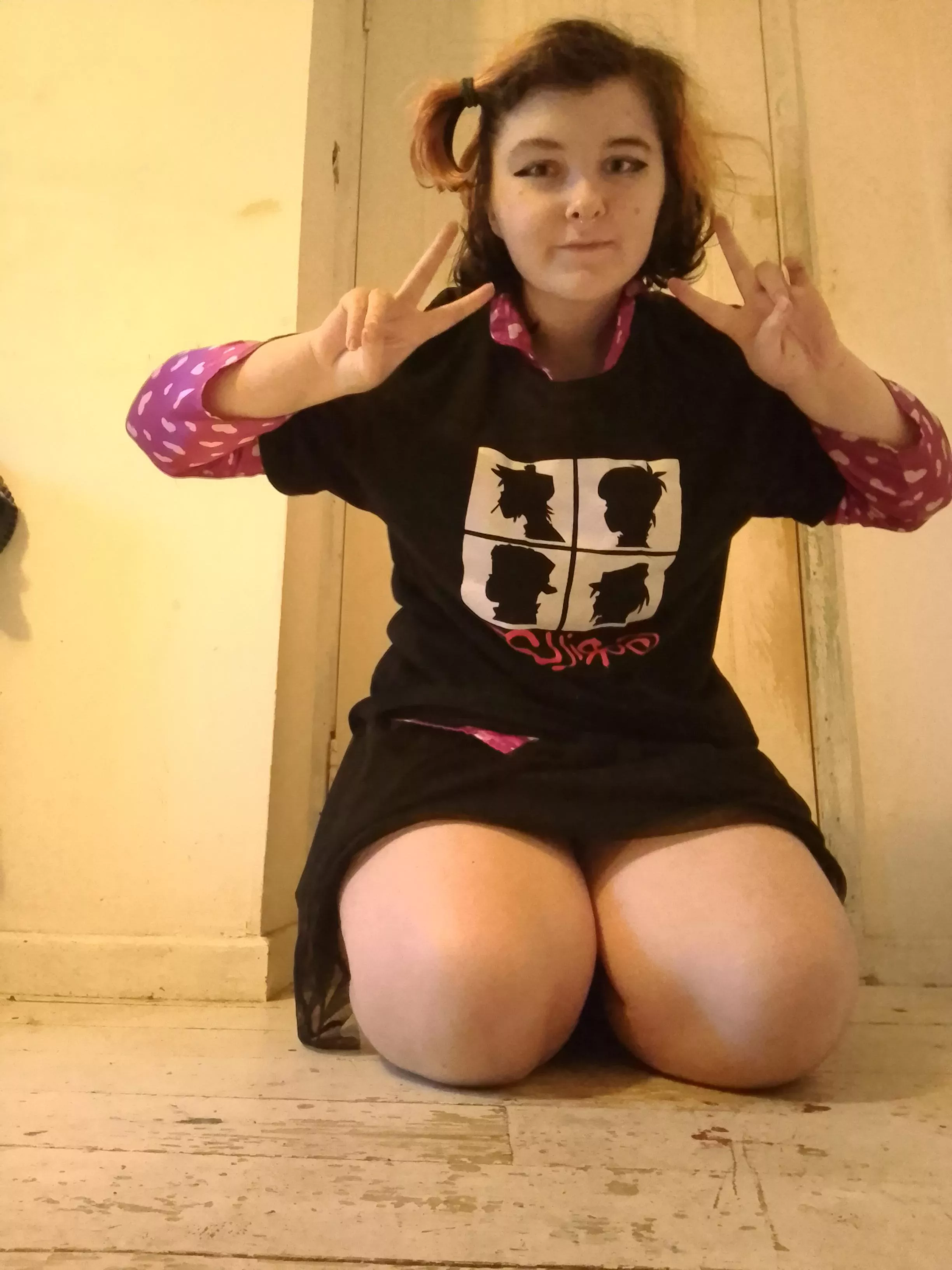 Anyone here like gorillaz ? If so, may I contribute to kissing you on the mouth ?