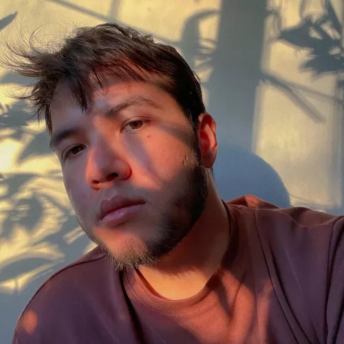 Anyone here plays Genshin Impact? Can’t wait for Scaramouche’s release tonight 😁