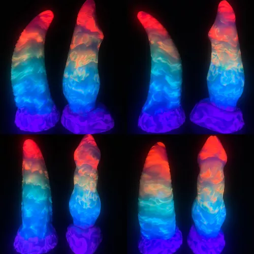 Aurora Echo’s Horn & David under the UV light ✨
