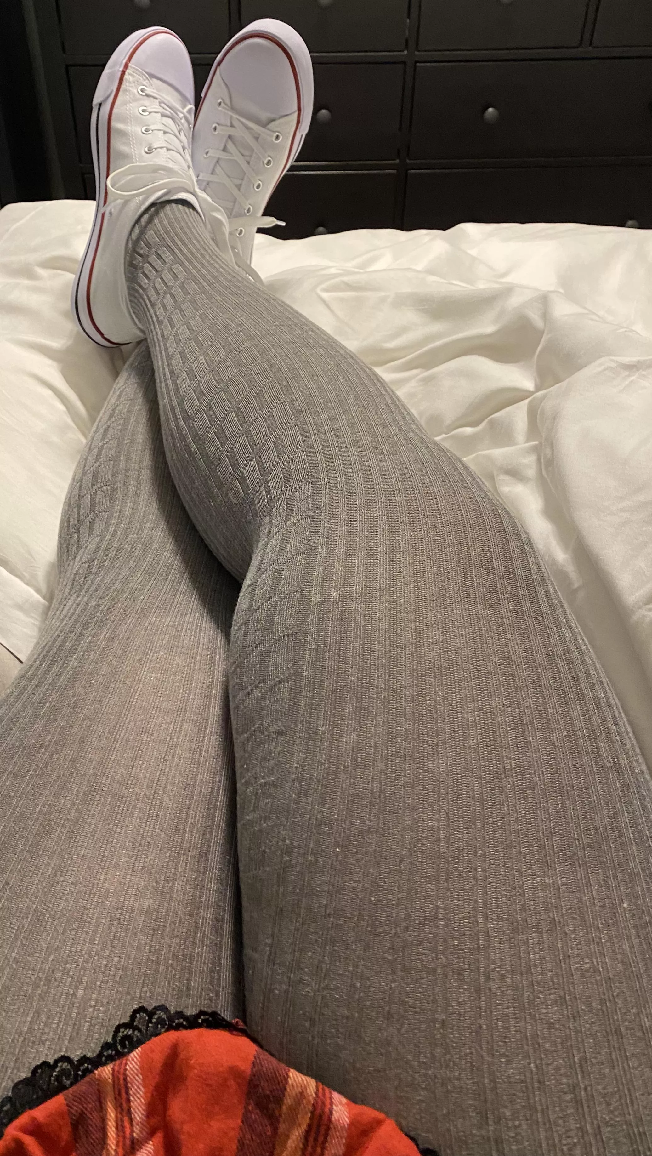 By far one of my favorite pairs of tights 😍 loving the shoes too