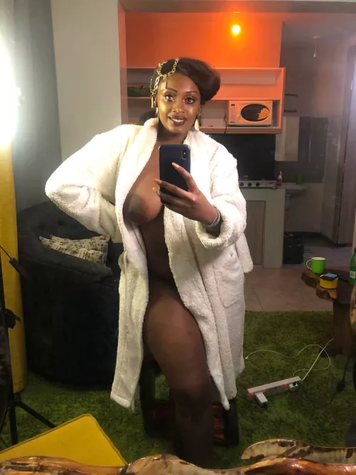 Can I be your Neighbor with benefits (f)