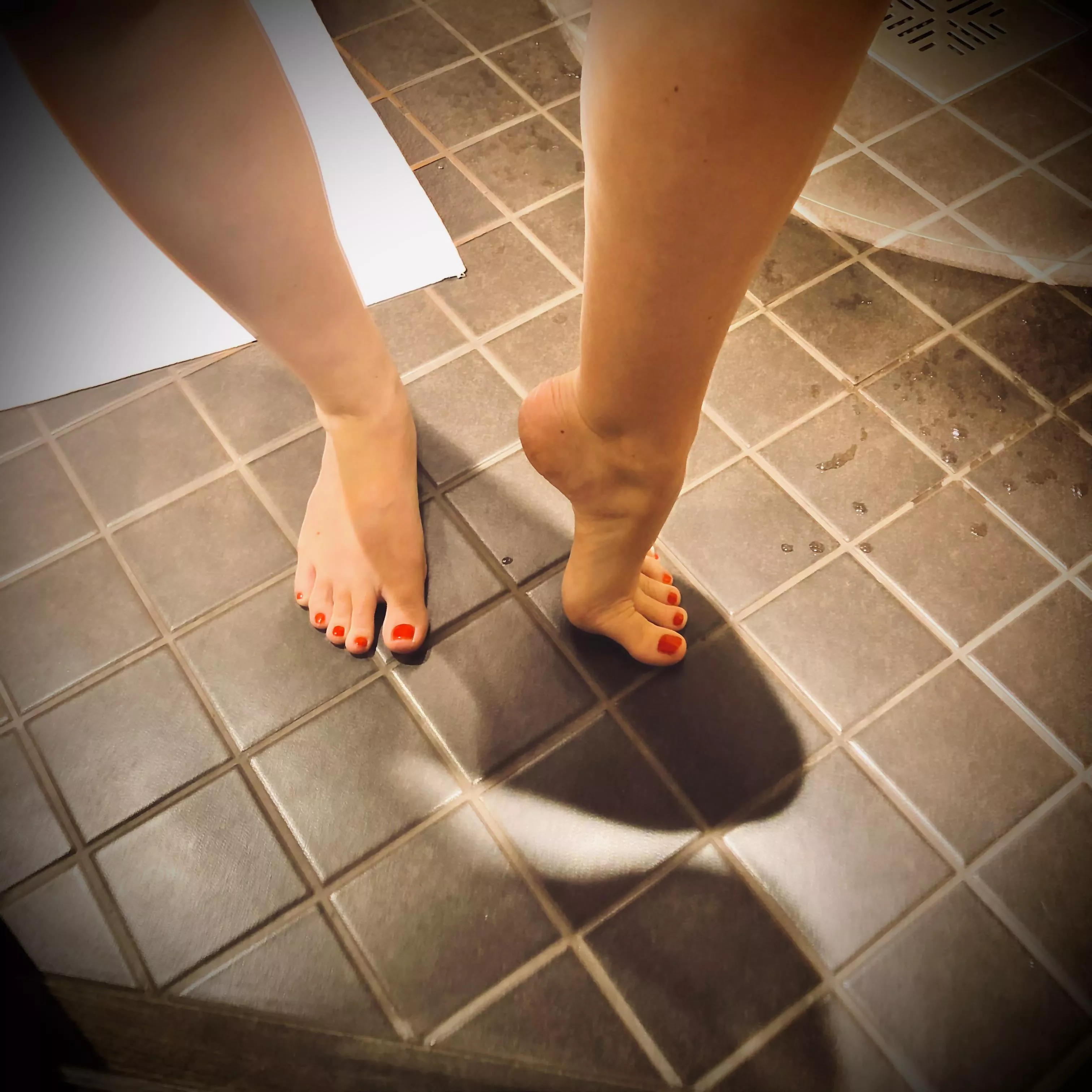 Cum take a shower with me 🫧🍑