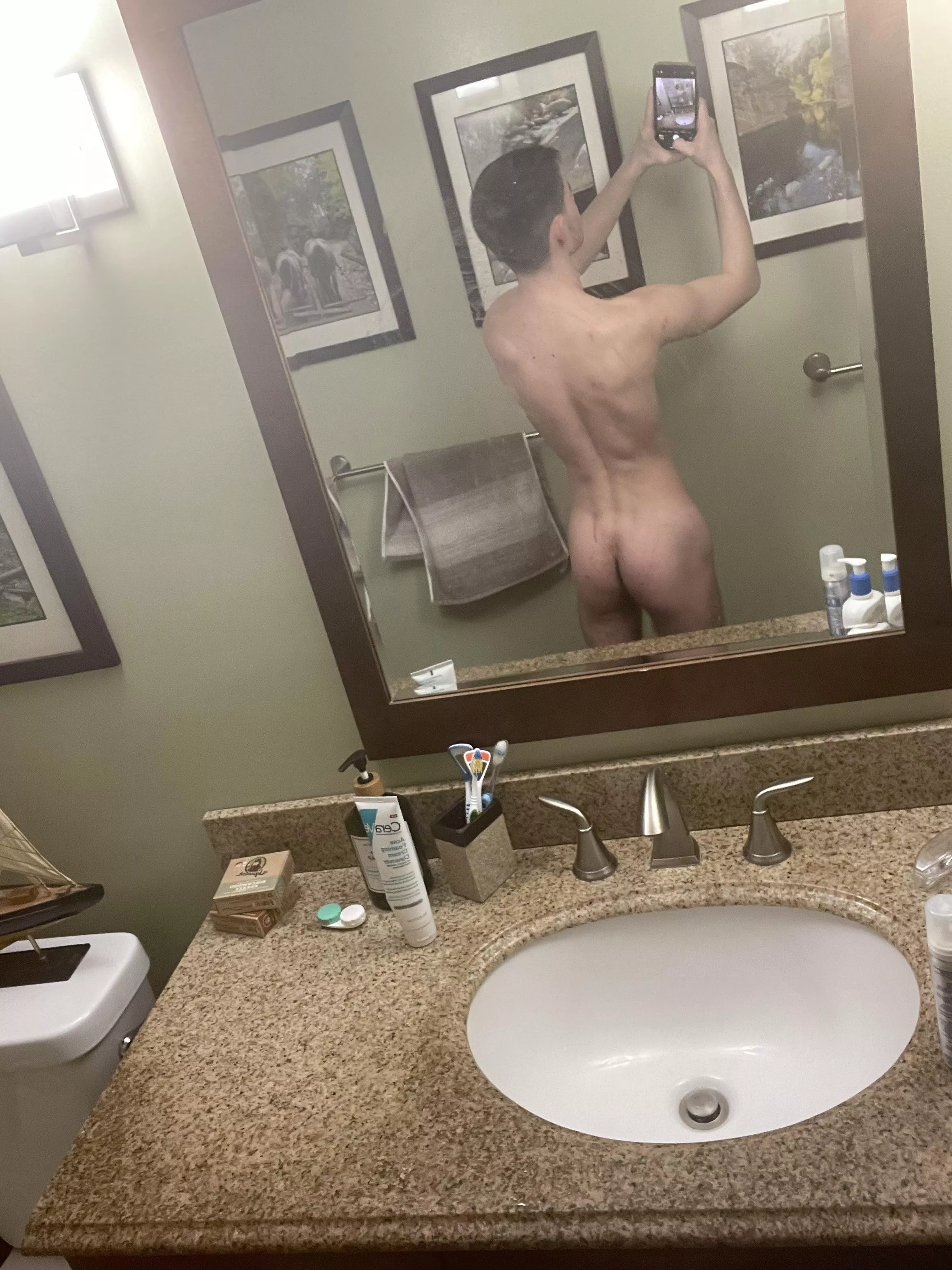 Daddy wheres my towel