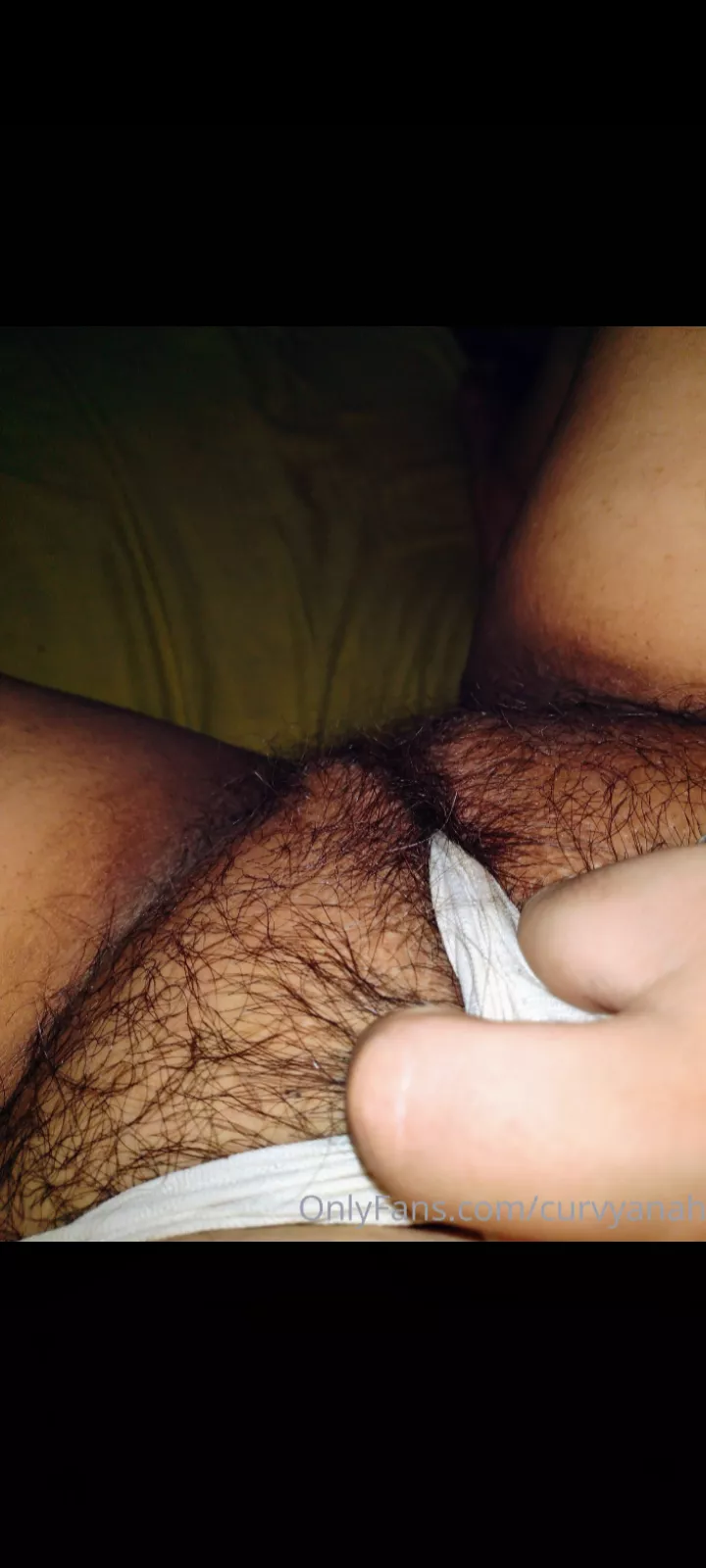 Debuting a new thong Do you like it? Or do you prefer another color... I listen to proposals 😏🤭