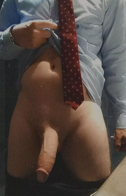 Does my tie go with this?