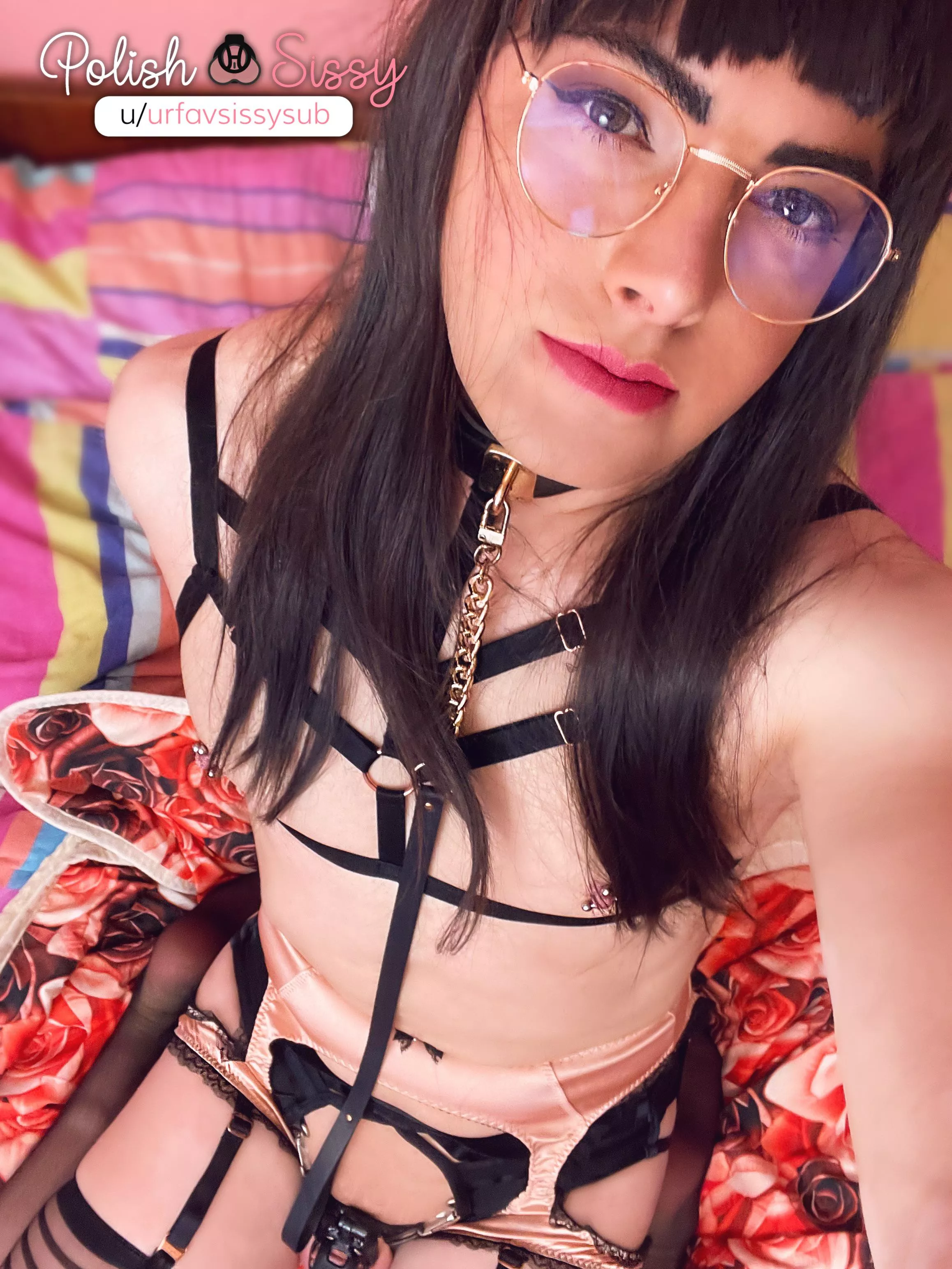 Does this chassity fits to my outfit?