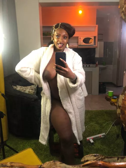 (f) Stay at home mom, Would you still smash?