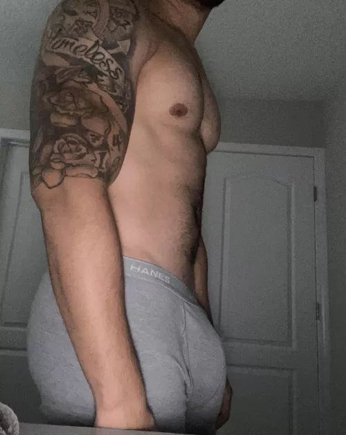 First post. 28 6’6 235.