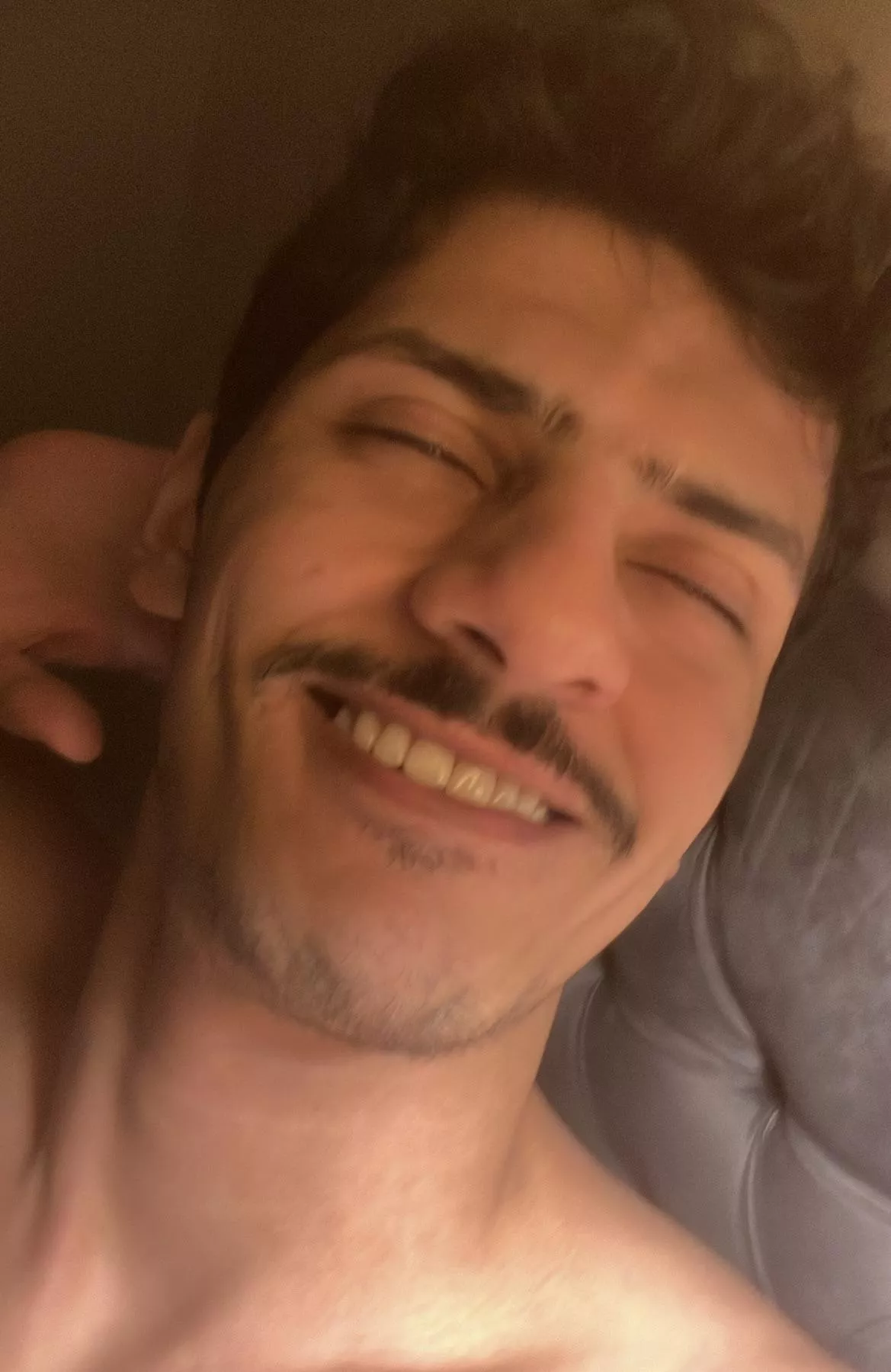 Freshly showered, my balls and arse smell like vanilla sugar