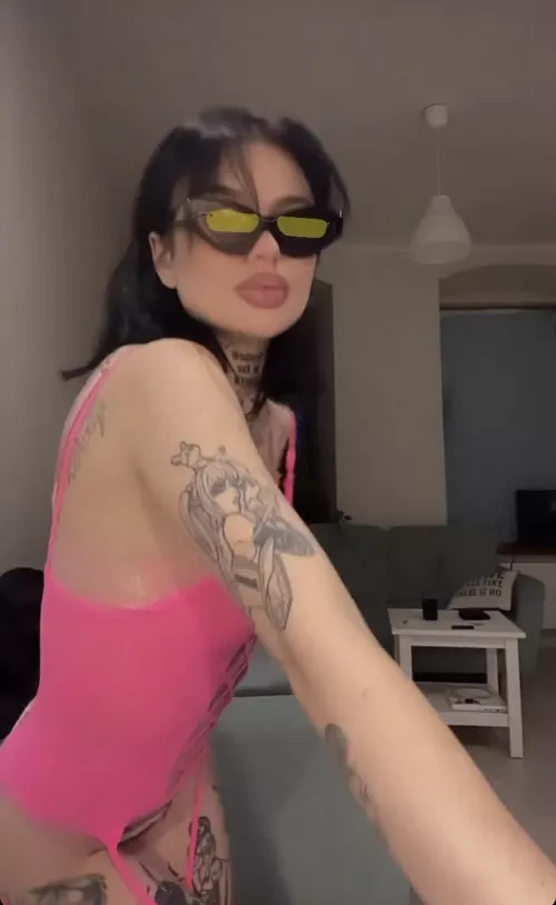 Goth wifey right before getting to it