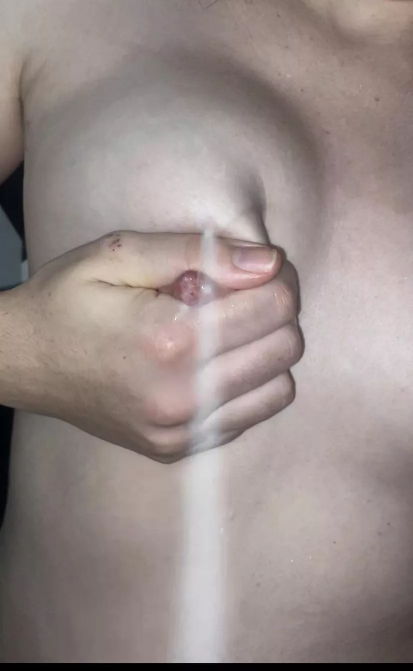 How far do you think I can squirt? 😋