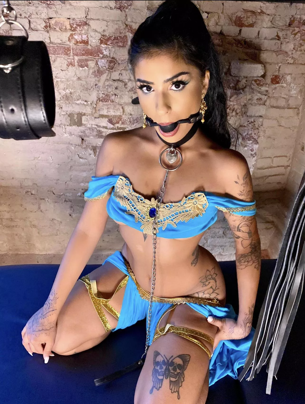 I could be your naughtiest princess. [F]