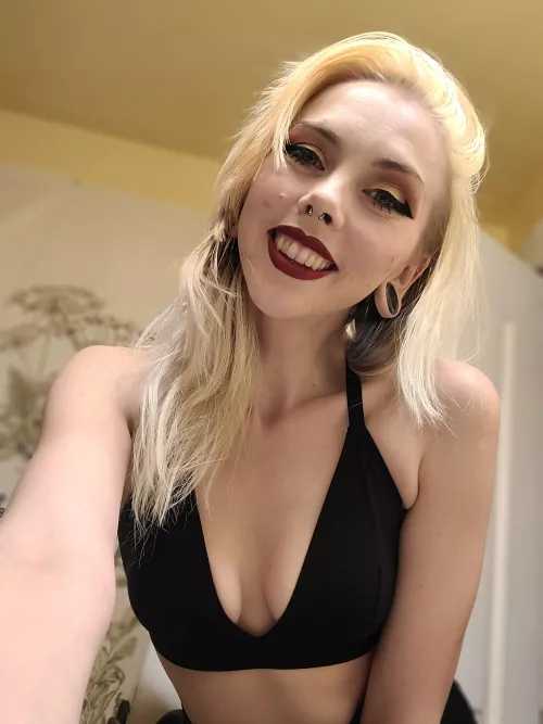 I hope you find a reason to smile today. 🌹