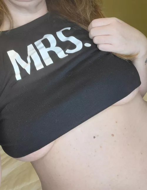 I love my tummy freckles.