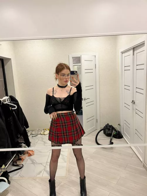 I love when they tear my tights and fuck me well