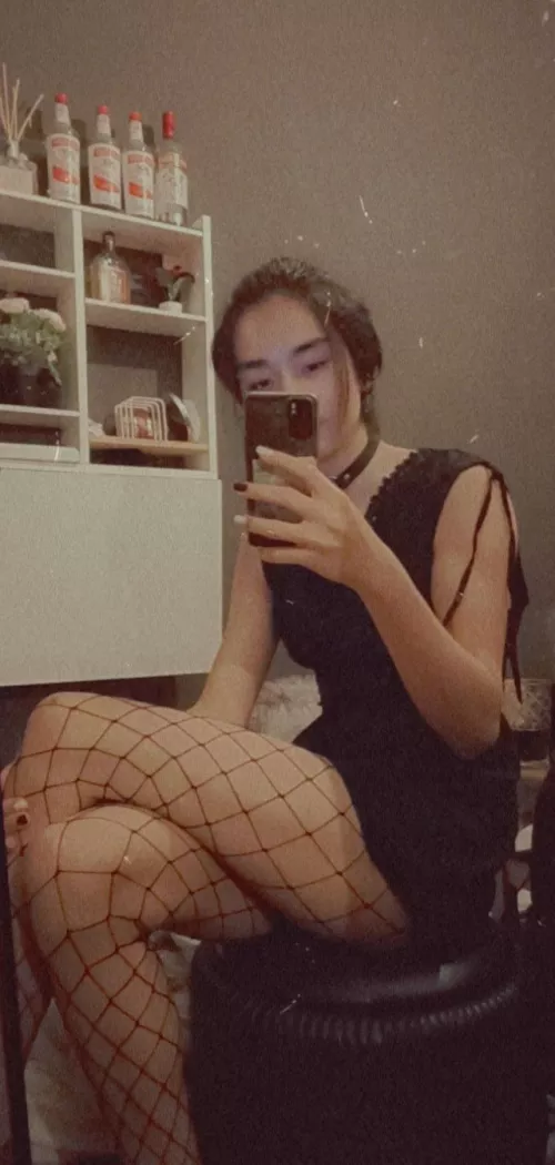 I think I'm obsessed with fishnets 😵‍💫