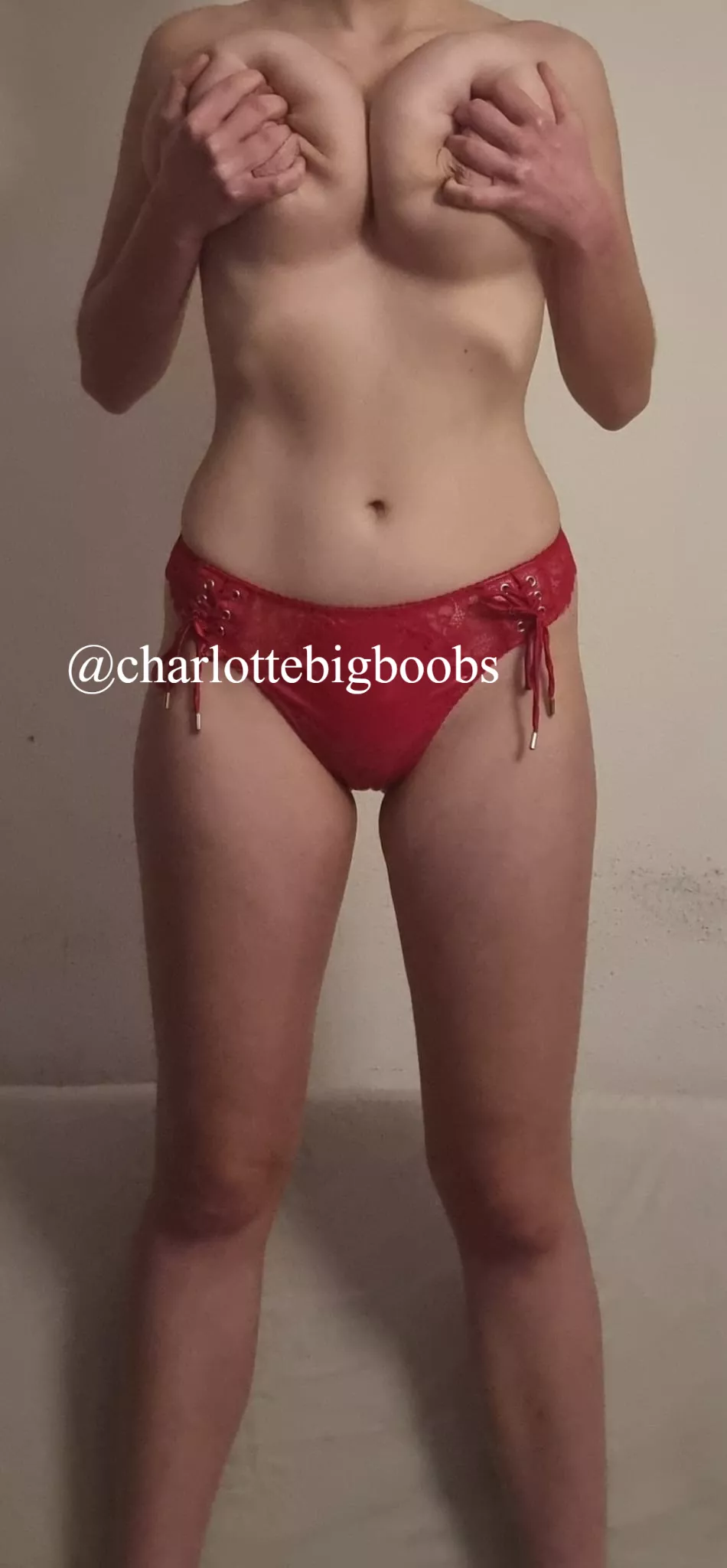 I want to deepthroat you🥰