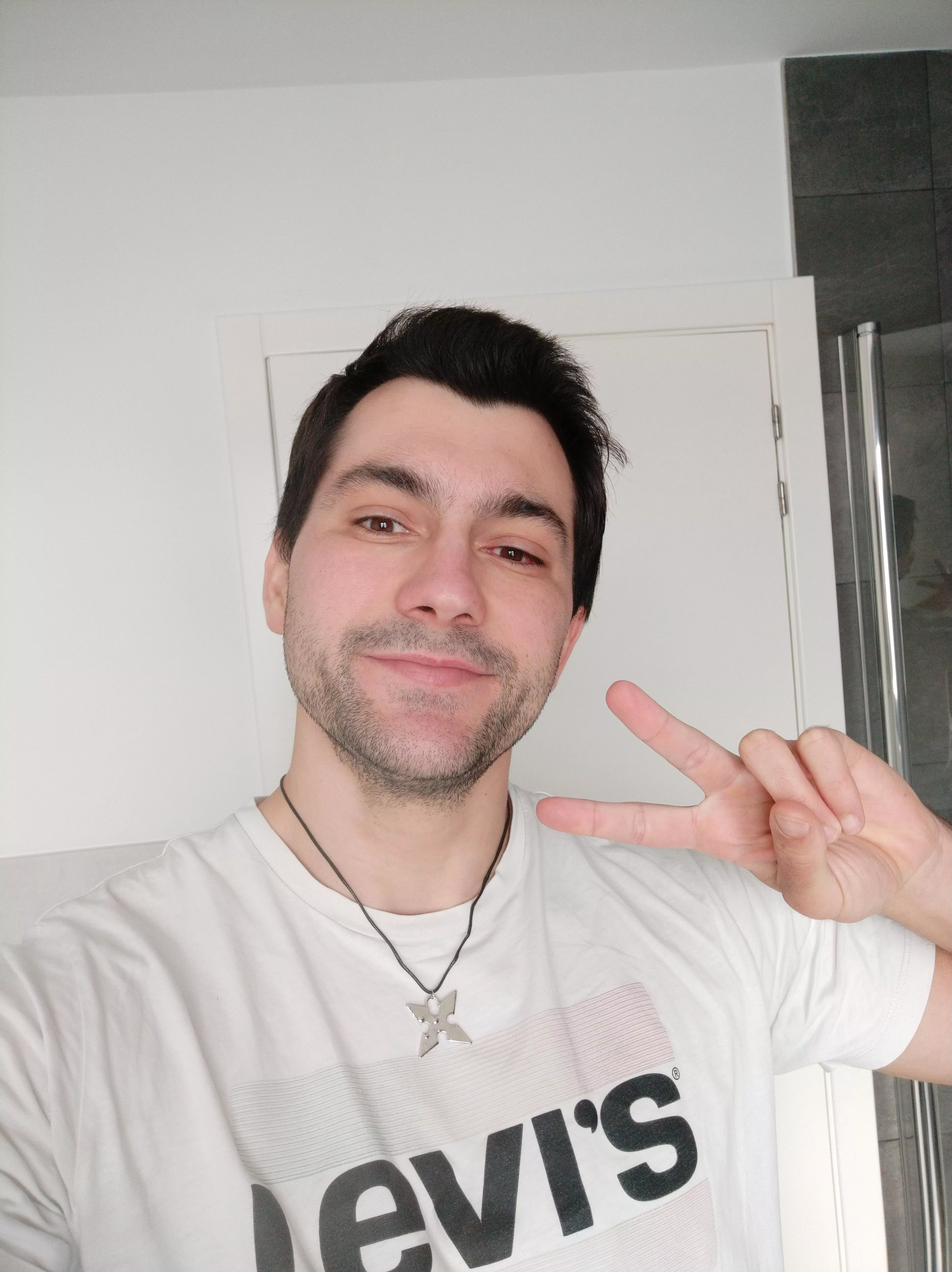 I was thinking of changing my haircut. Would shorter hair on the sides look good on me?