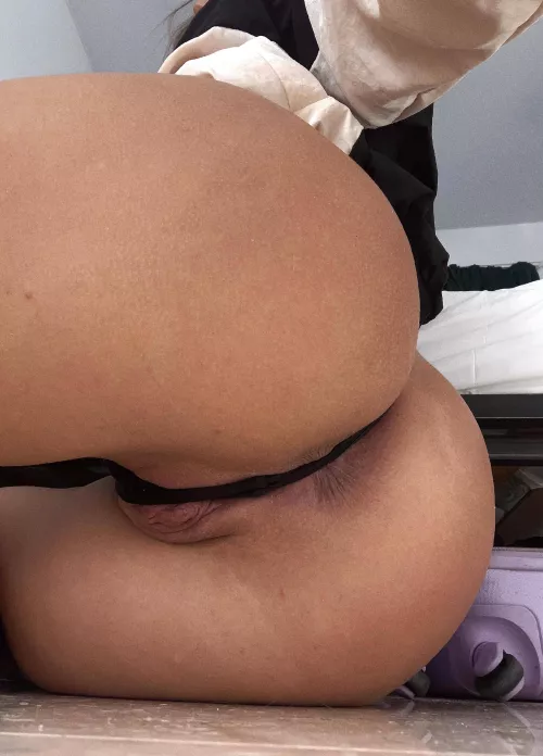 If I had a boyfriend, I would send him nudes all day long